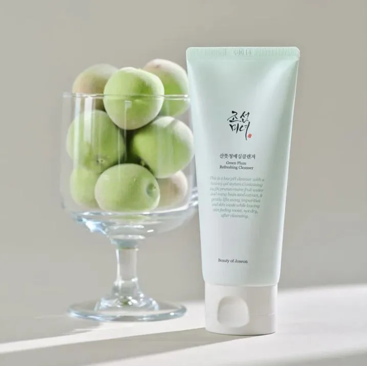 Green Plum Refreshing Cleanser